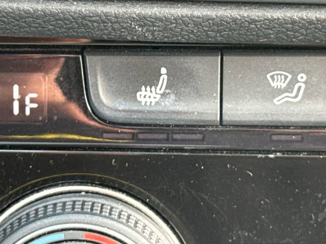 Used 2022 Volkswagen Jetta SE w/ Panoramic Sunroof Package image 22