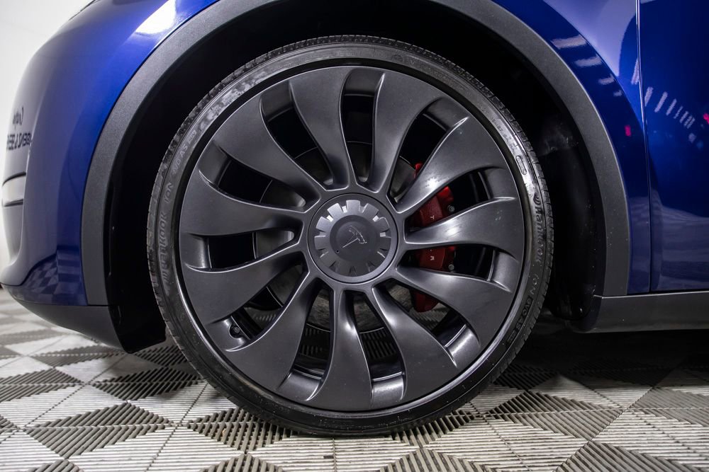 Used 2025 Tesla Model Y Performance image 17