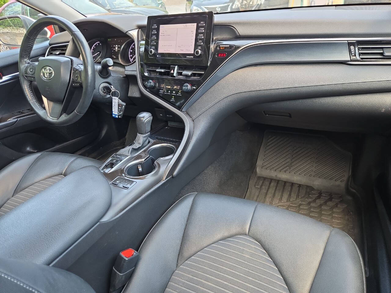 Used 2022 Toyota Camry SE w/ Cold Weather Package AWD/4WD image 24