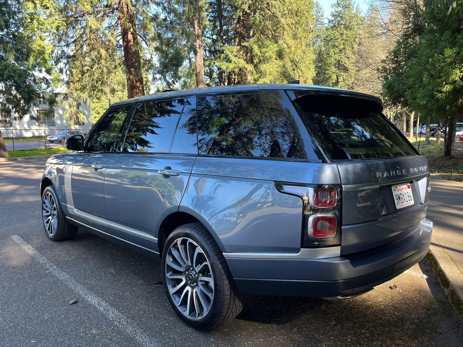Used 2019 Land Rover Range Rover Long Wheelbase Autobiography AWD/4WD image 4