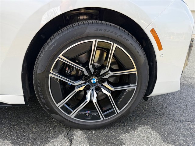 Certified 2026 BMW 750e xDrive 750e xDrive w/ Executive Package image 17