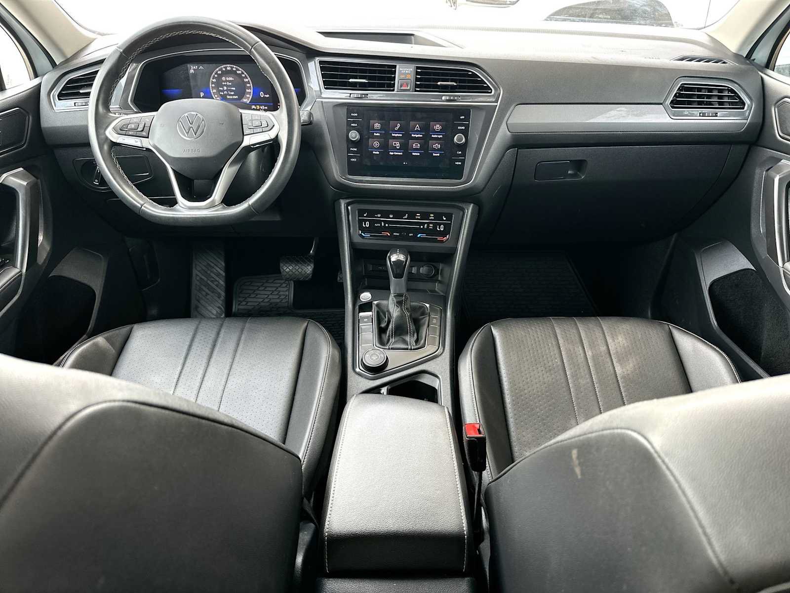 Used 2022 Volkswagen Tiguan SE AWD/4WD image 25