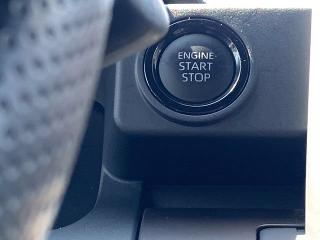 Used 2024 Toyota Tacoma SR5 AWD/4WD image 12
