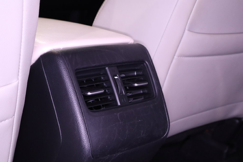 Used 2018 Honda Accord EX-L image 32
