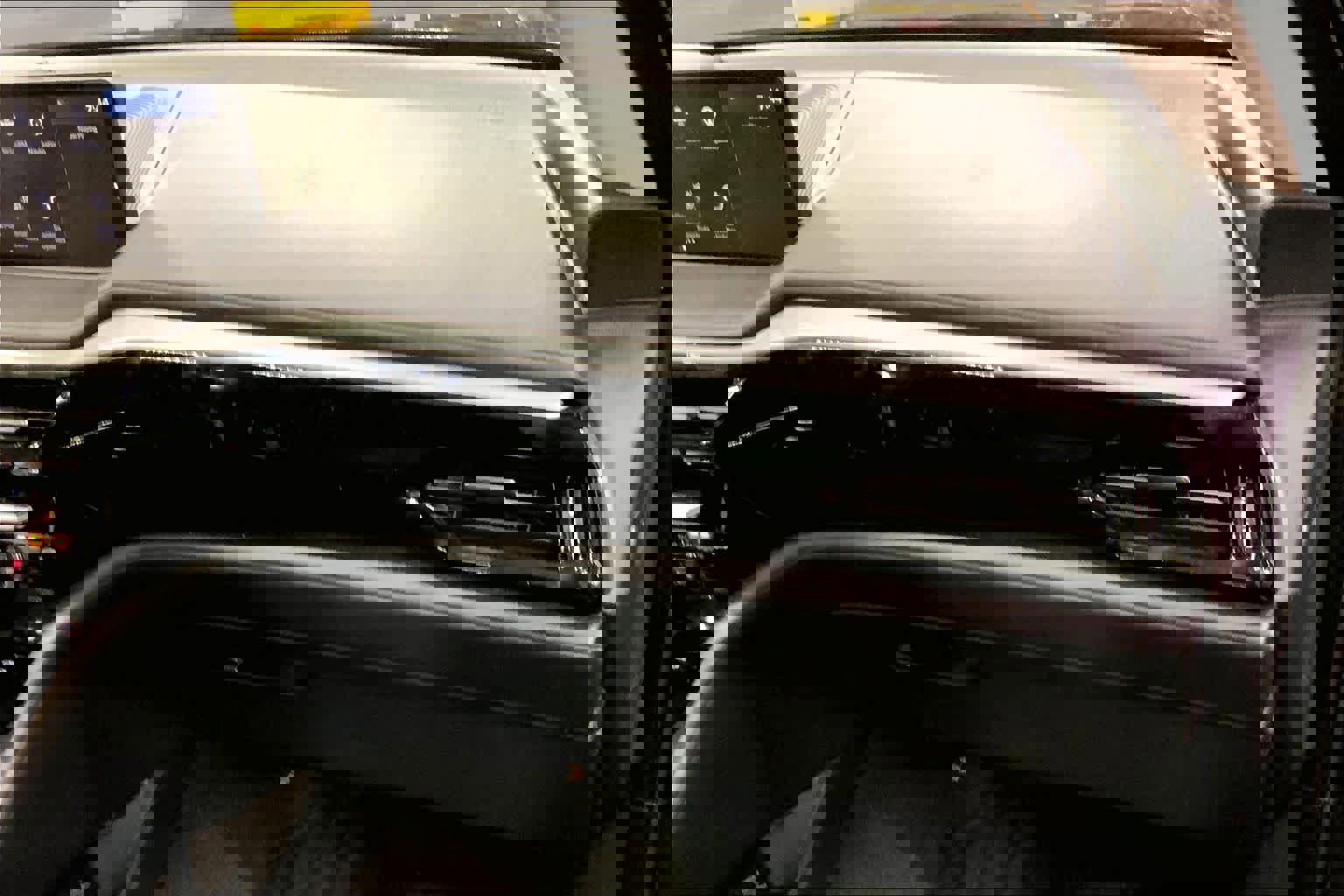 Used 2023 Acura MDX SH-AWD w/ Technology Package image 19