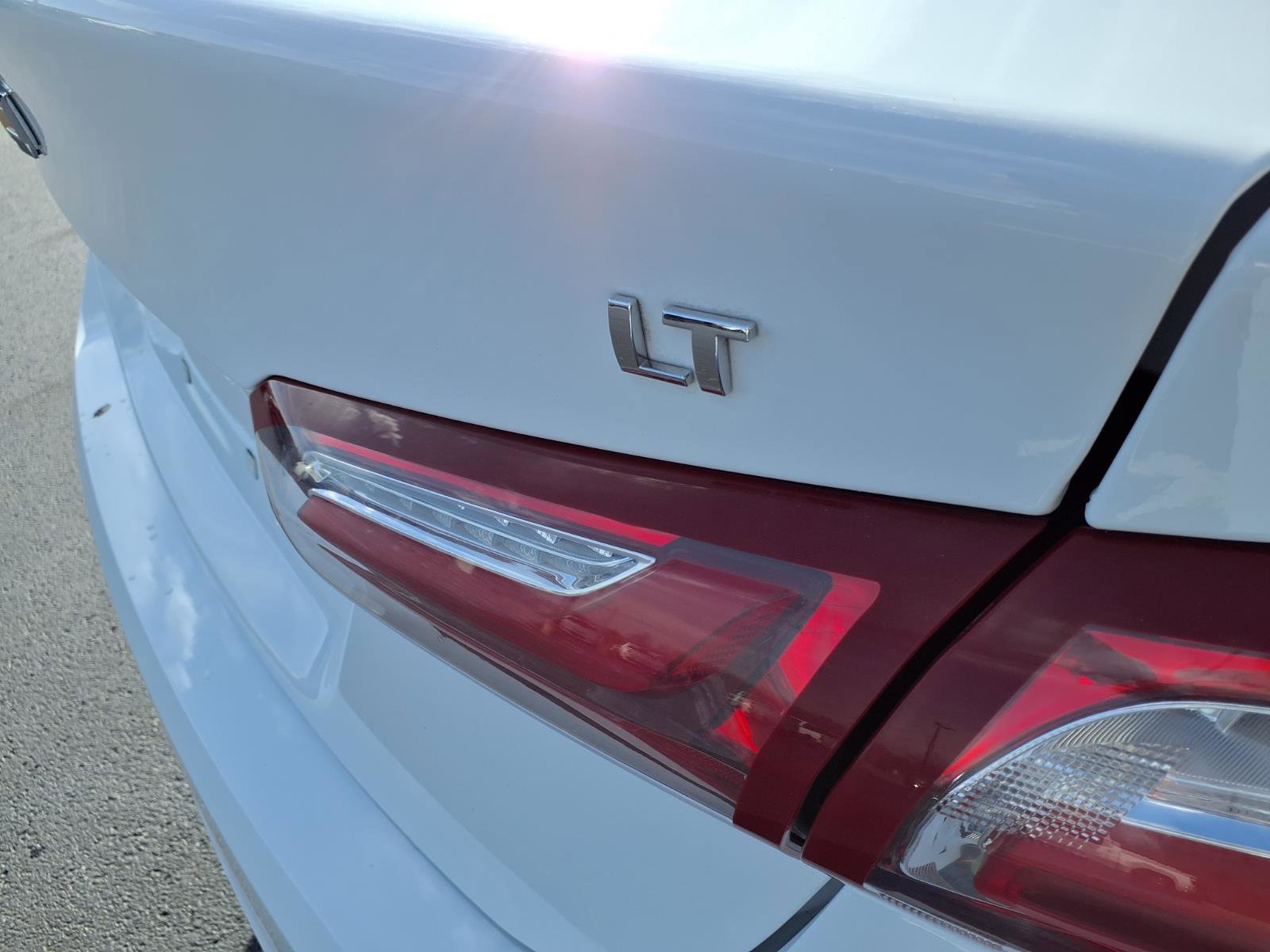 Used 2022 Chevrolet Malibu LT FWD image 25