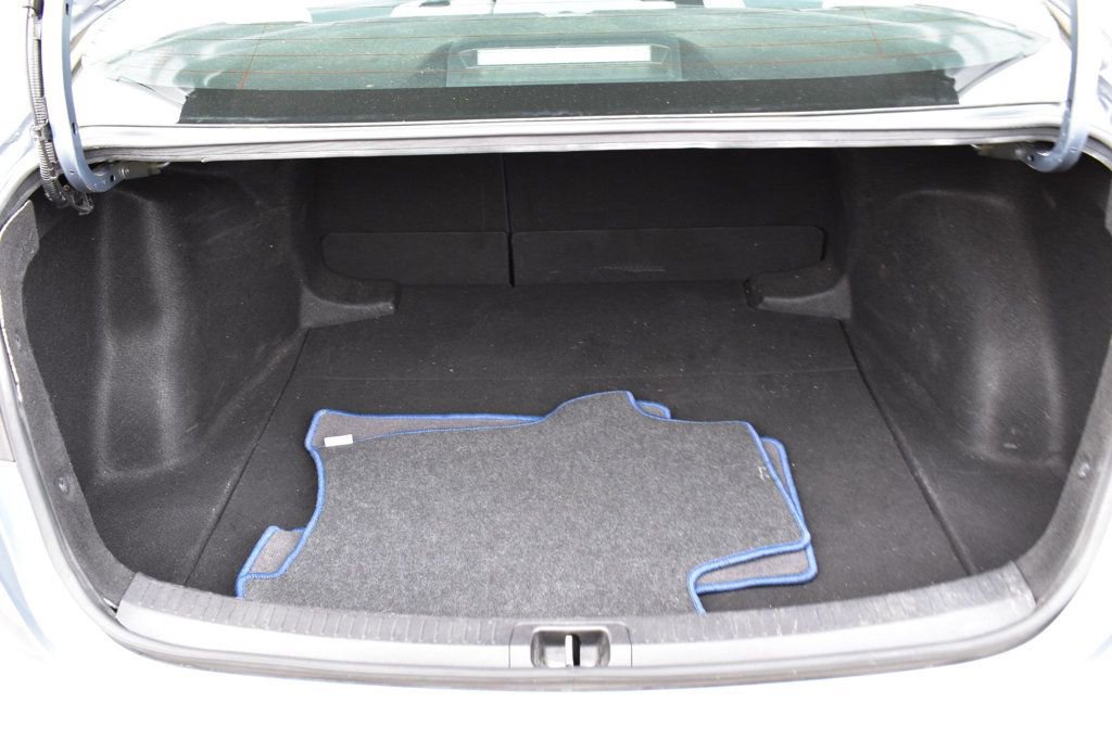 Used 2022 Toyota Corolla LE image 39