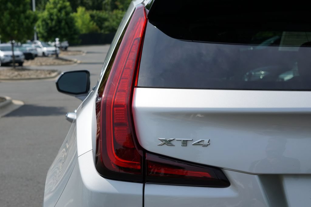 Used 2022 Cadillac XT4 Luxury w/ Cold Weather Package FWD image 17