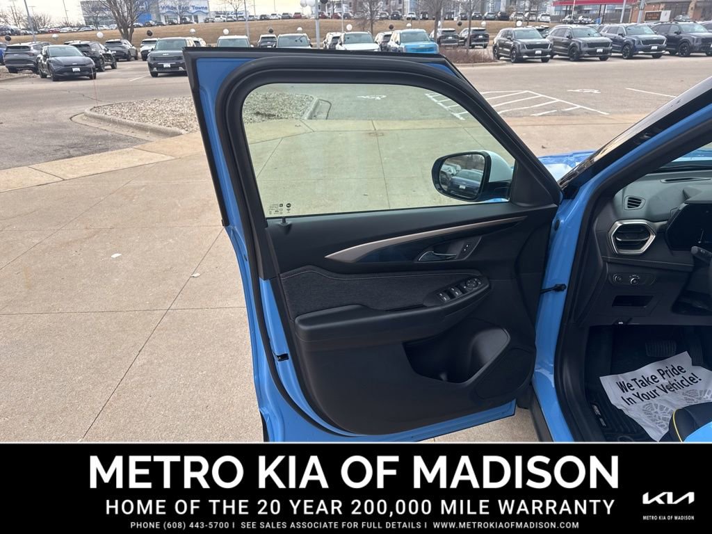 Used 2024 Chevrolet TrailBlazer ACTIV w/ Driver Confidence Package AWD/4WD image 11