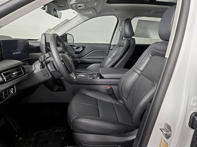 New 2026 Lincoln Aviator Reserve w/ Jet Appearance Package RWD image 13