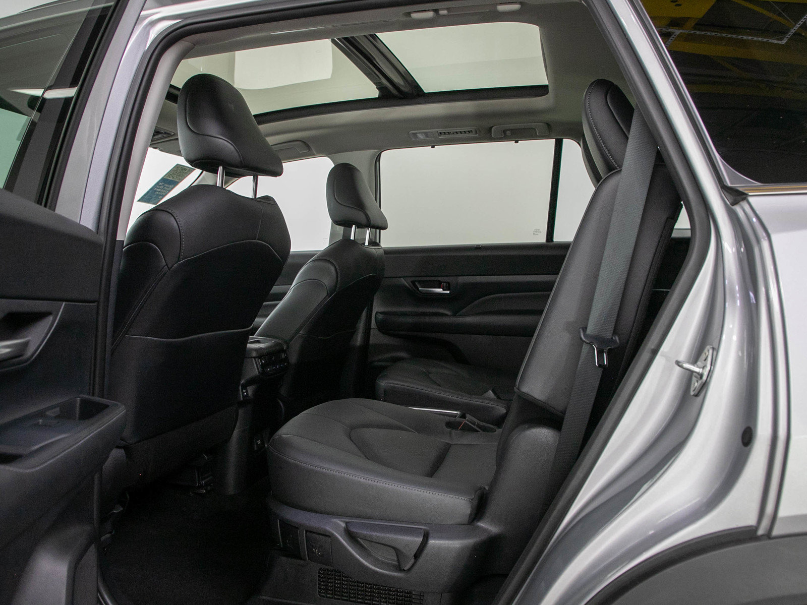 Used 2024 Toyota Grand Highlander AWD Hybrid image 20