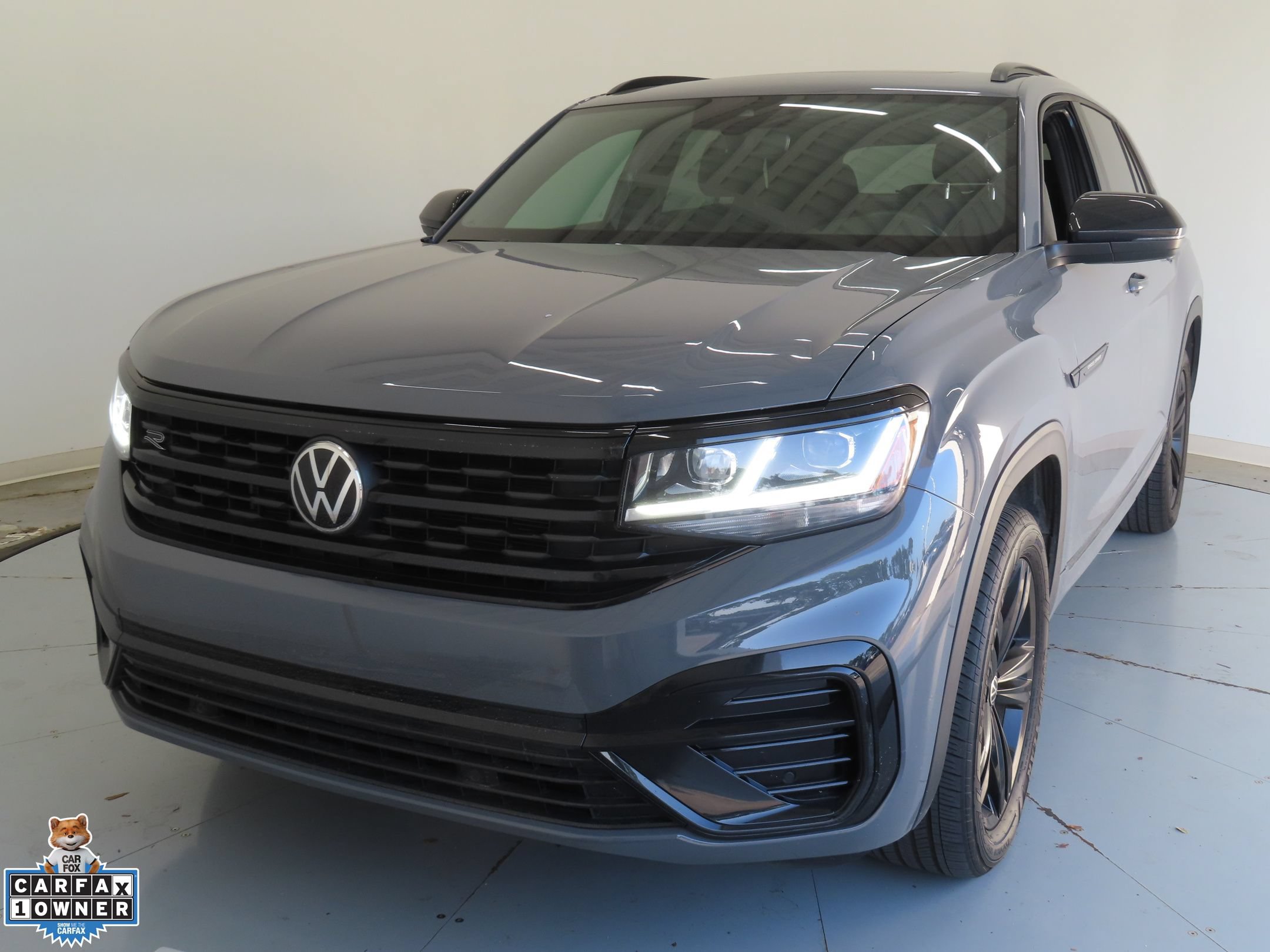 Used 2022 Volkswagen Atlas Cross Sport SEL R-Line AWD/4WD image 8