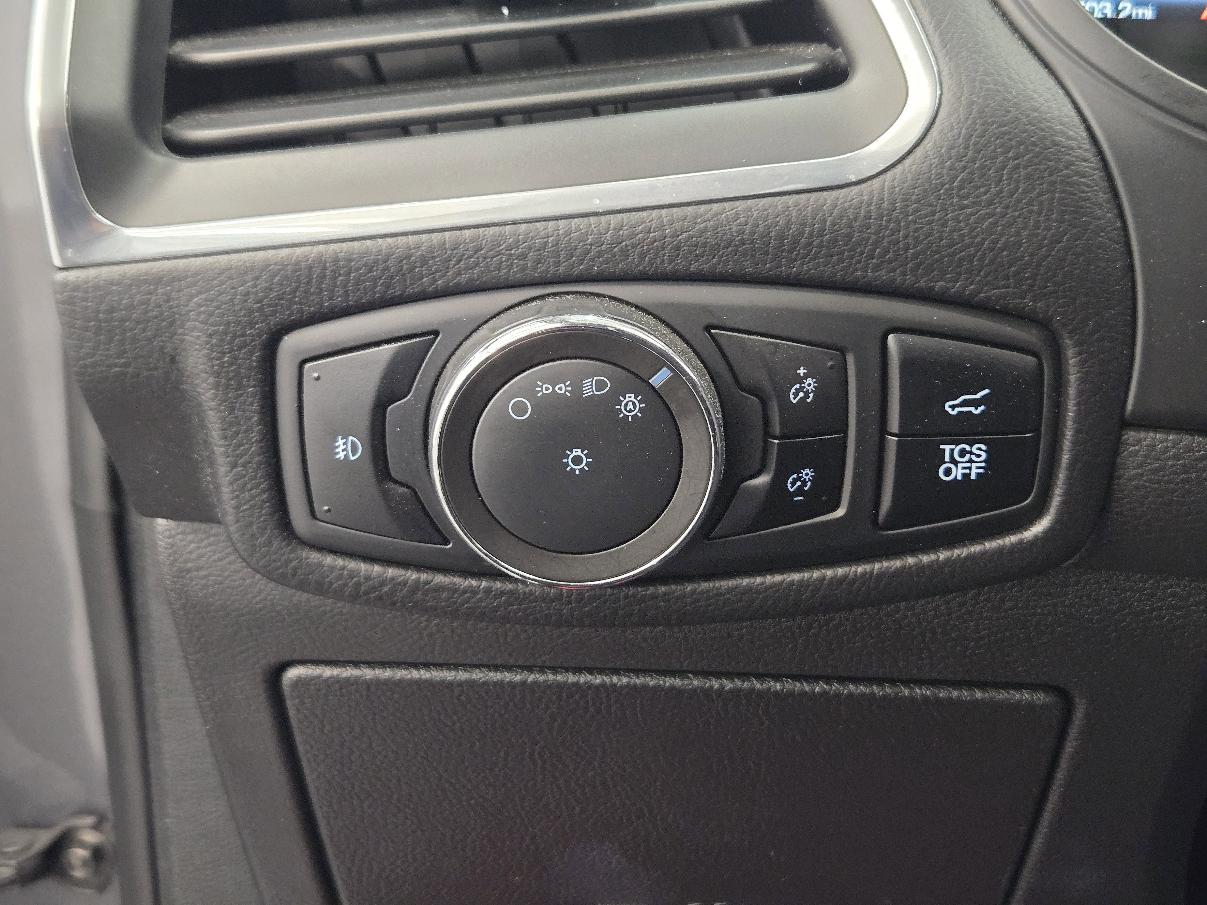 Certified 2024 Ford Edge Titanium AWD/4WD image 21