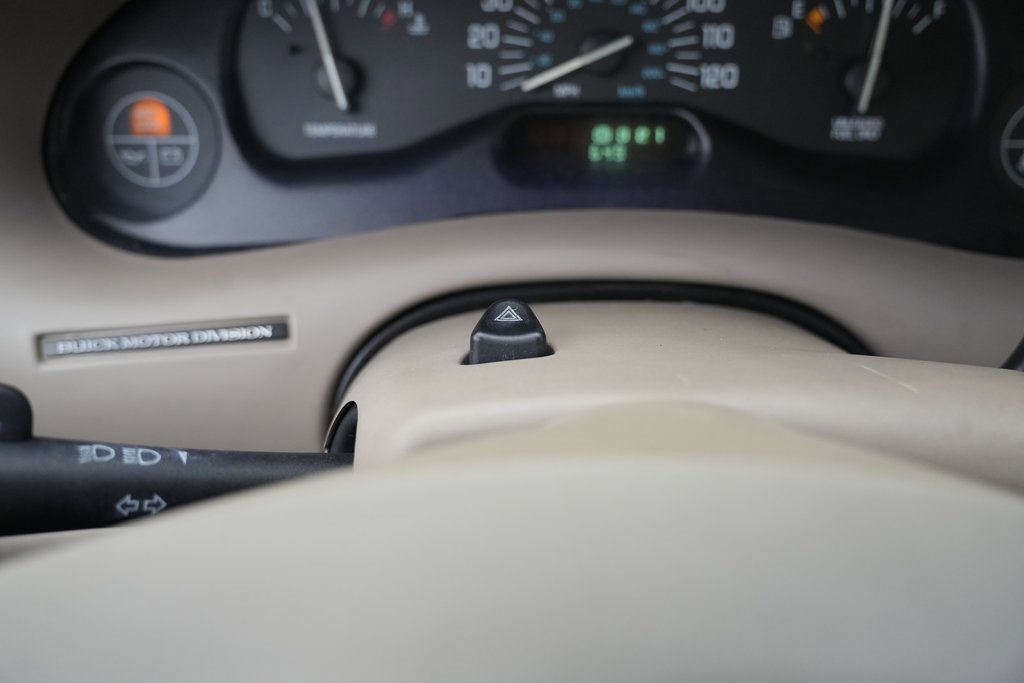 Used 1998 Buick Century Custom image 40