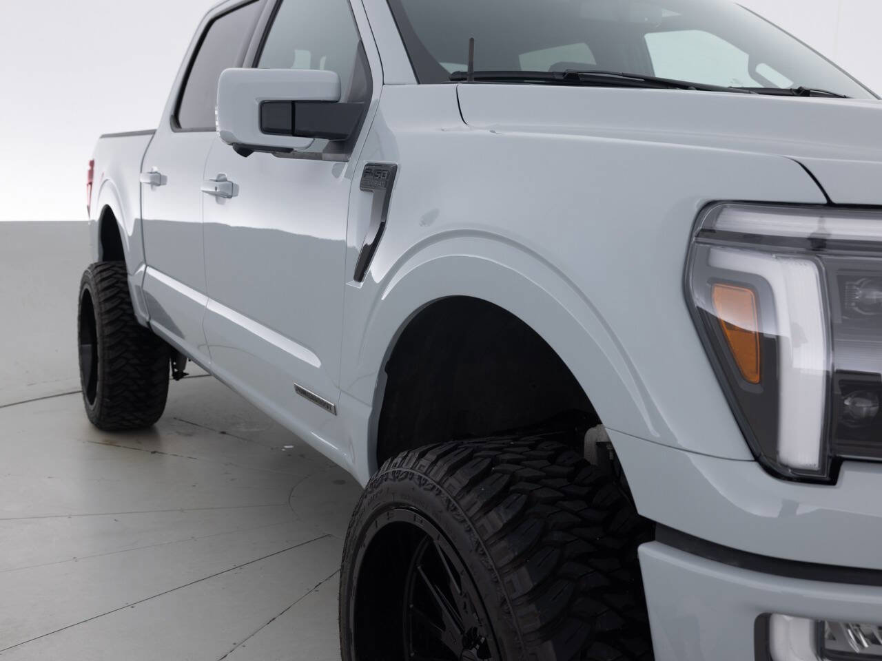 Used 2024 Ford F150 Lariat w/ Bed Utility Package AWD/4WD image 11