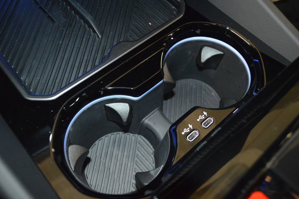 Used 2025 BMW M5 w/ Carbon Package image 34