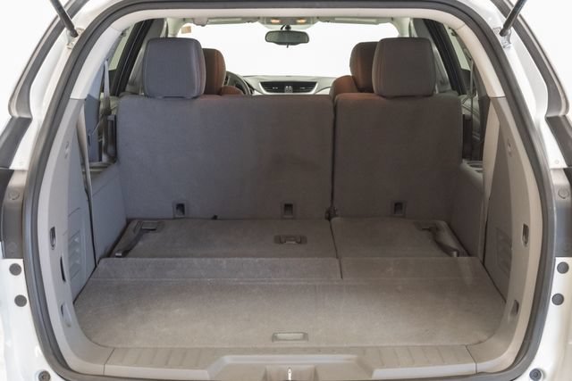 Used 2017 Chevrolet Traverse LS FWD image 34
