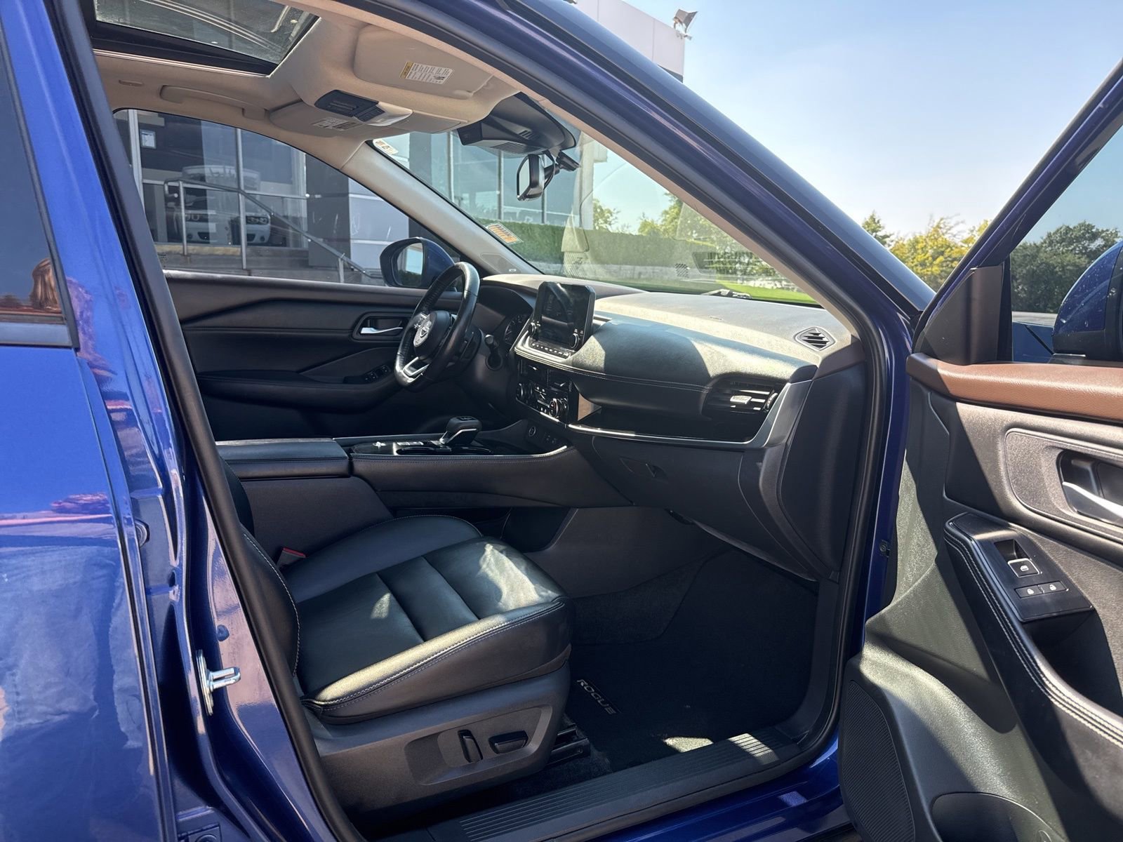 Used 2023 Nissan Rogue SL w/ SL Premium Package FWD image 19