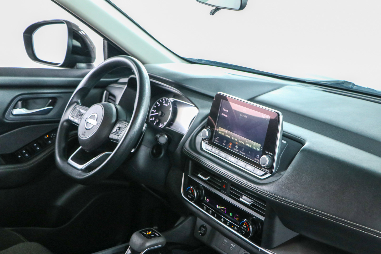Used 2024 Nissan Rogue SV AWD/4WD image 25