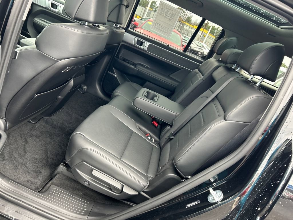 Certified 2025 Hyundai Santa Fe Limited image 23