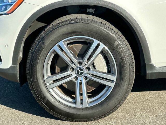 Used 2022 Mercedes-Benz GLC 300 w/ Multimedia Package Lite image 34