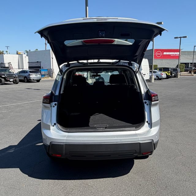 Used 2024 Nissan Rogue S FWD image 7