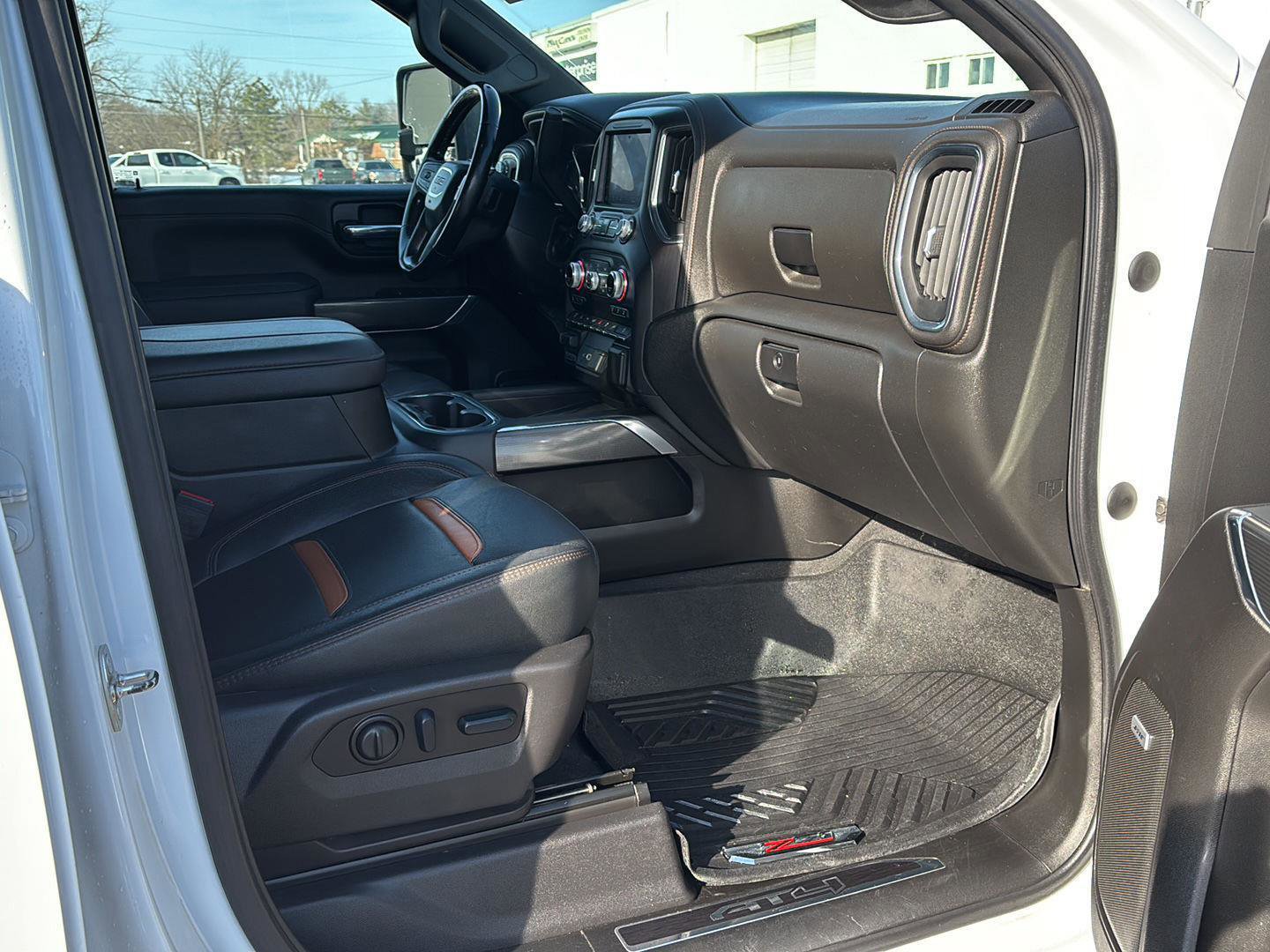 Used 2023 GMC Sierra 2500 AT4 w/ AT4 Premium Plus Package image 24