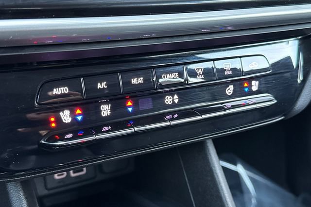 Used 2023 Chevrolet Bolt EUV Premier image 28