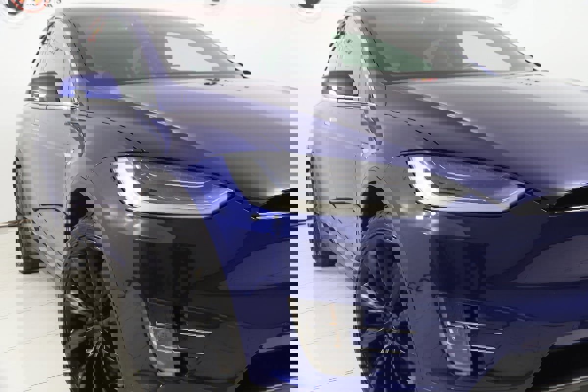 Used 2019 Tesla Model X 75D image 24