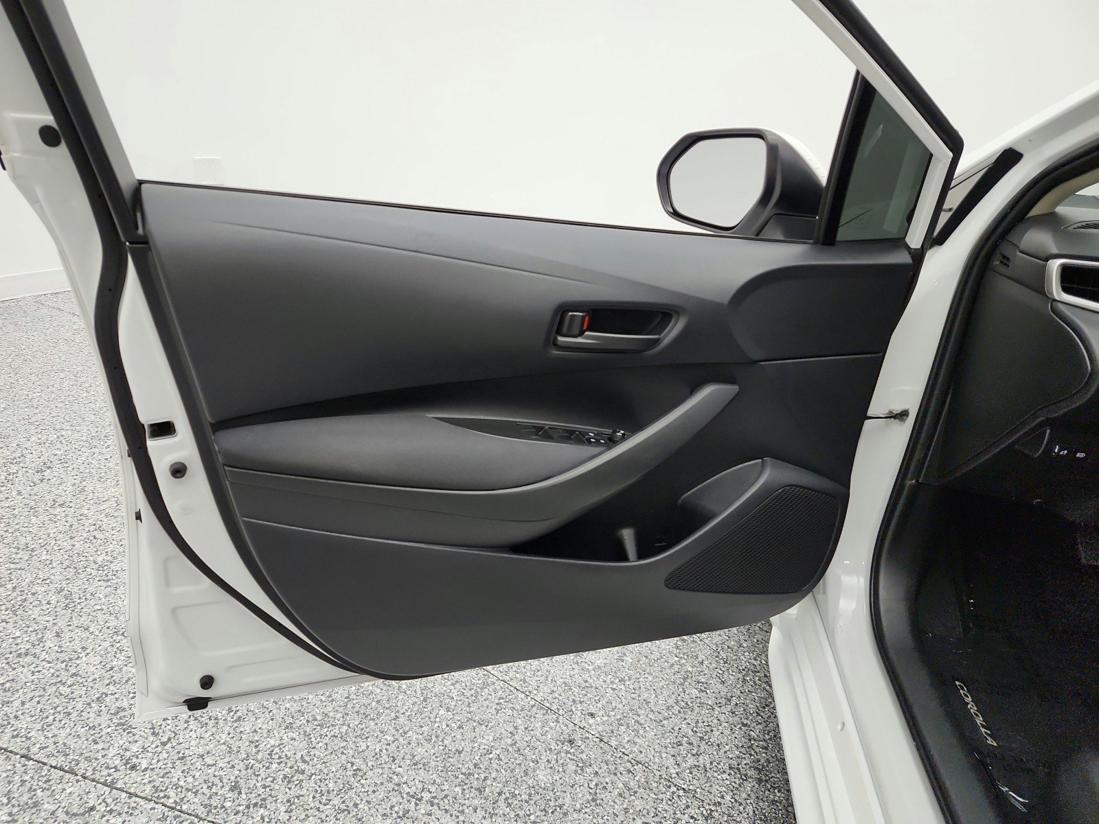 Used 2024 Toyota Corolla LE FWD image 14