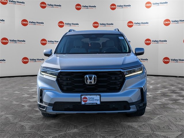 New 2025 Honda Pilot Touring image 2