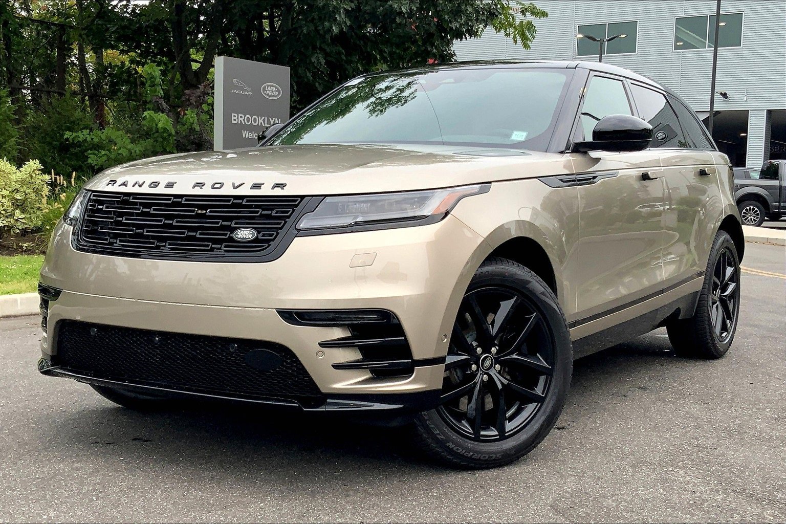 New 2026 Land Rover Range Rover Velar Dynamic SE