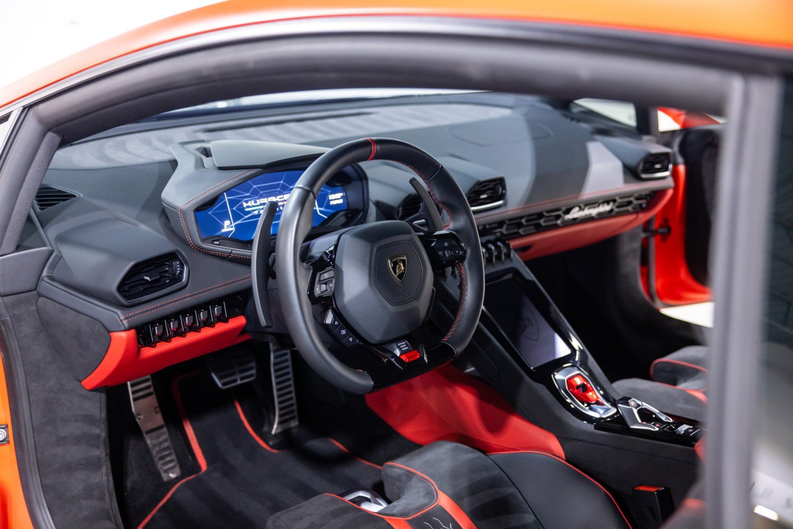 Used 2023 Lamborghini Huracan Tecnica RWD image 36
