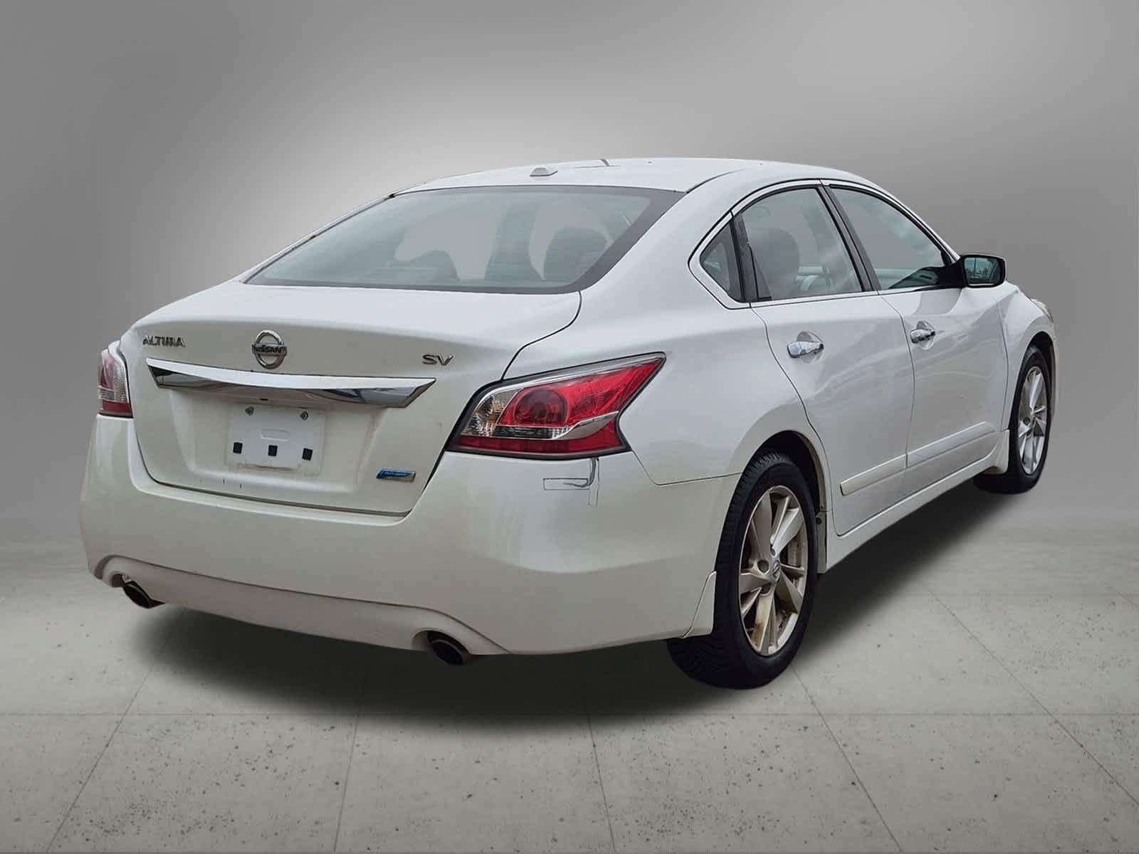 Used 2014 Nissan Altima 2.5 SV FWD image 6