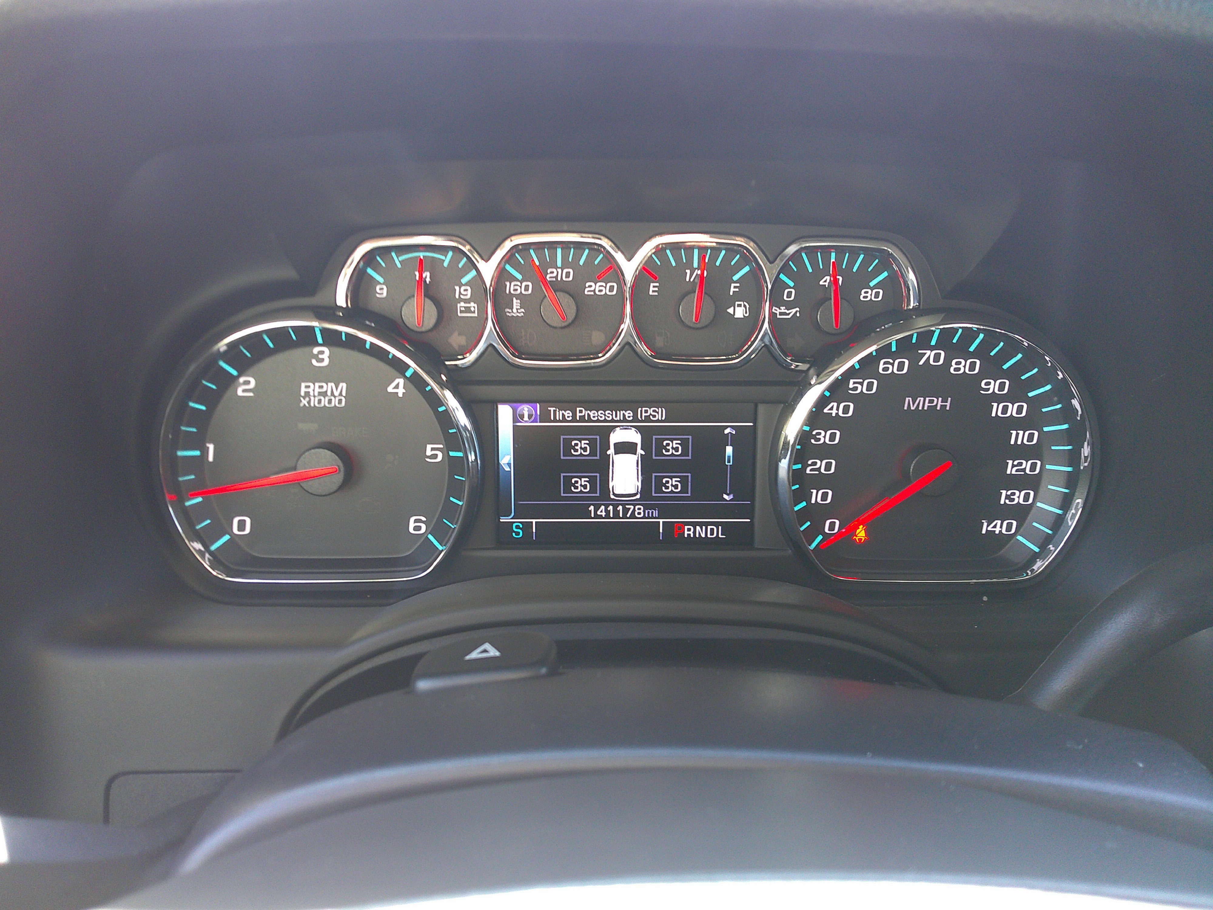 Used 2017 Chevrolet Suburban LT image 22