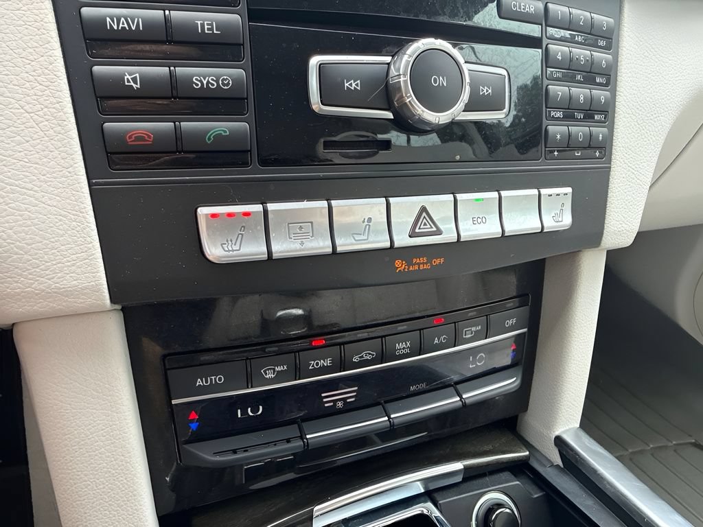 Used 2014 Mercedes-Benz E 250 BlueTEC Sedan image 25