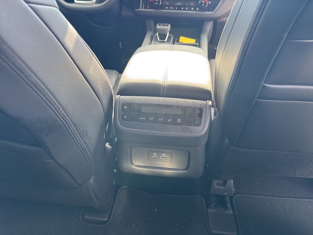 Used 2025 Nissan Pathfinder SL w/ Cargo Package image 22