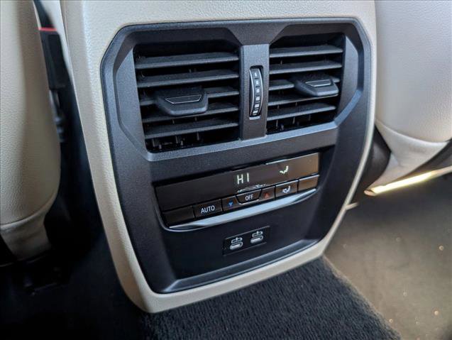 Certified 2025 BMW 330i Sedan w/ Convenience Package image 18