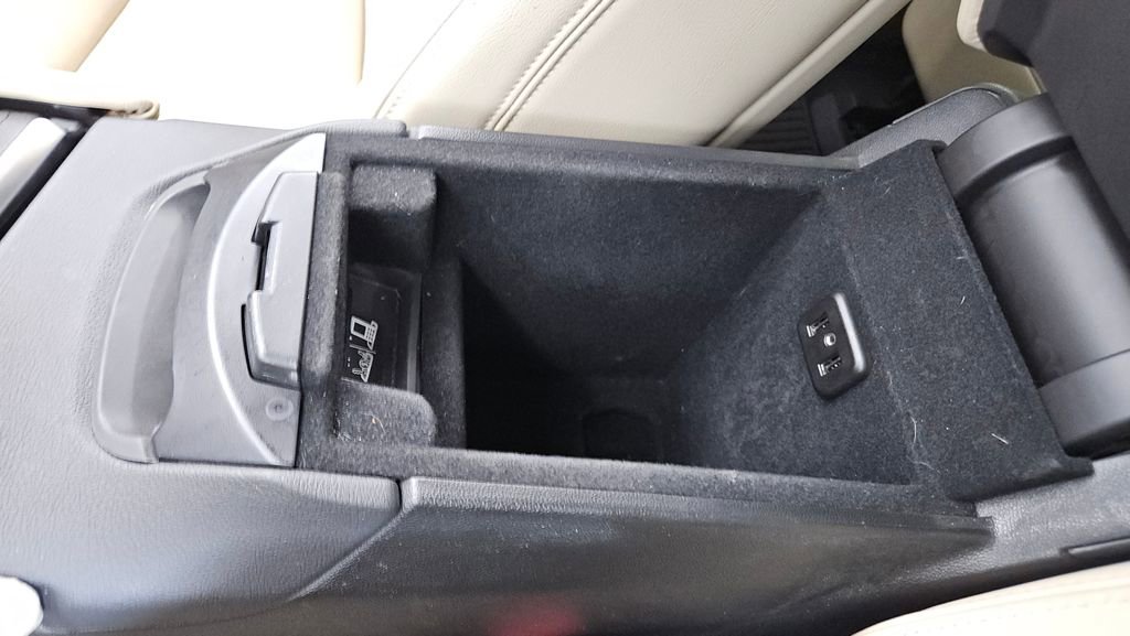 Used 2019 Cadillac XT5 Premium Luxury w/ Driver Assist Package image 26