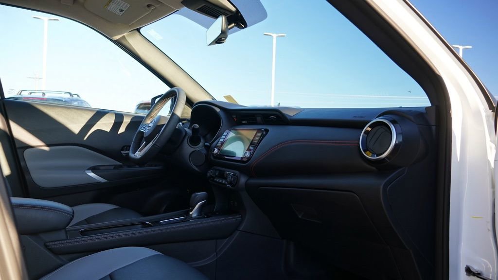 Used 2024 Nissan Kicks SR w/ SR Premium Package image 21