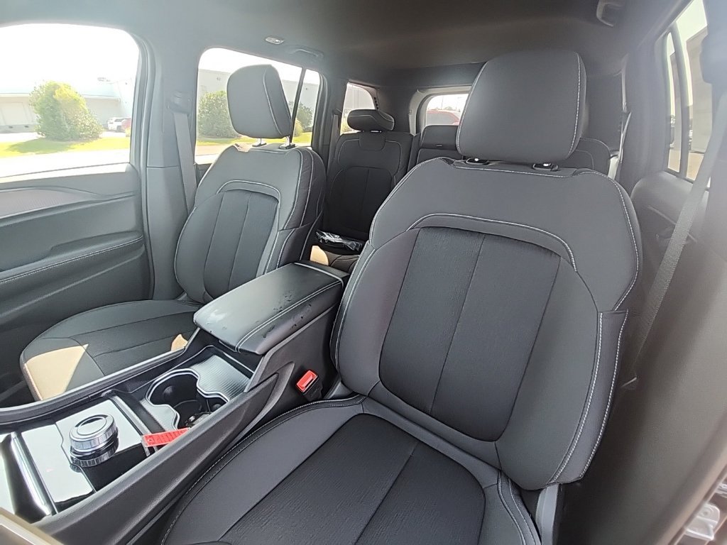 New 2026 Jeep Grand Cherokee Laredo X RWD image 5