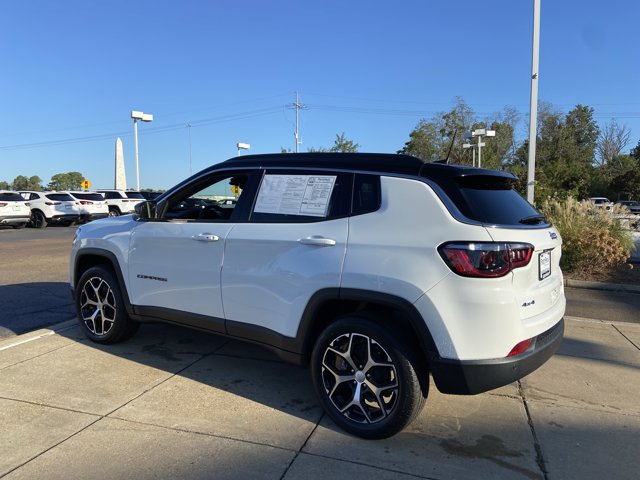 Used 2024 Jeep Compass Limited AWD/4WD image 8
