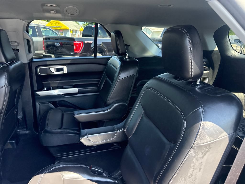 Used 2024 Ford Explorer XLT w/ Equipment Group 202A AWD/4WD image 21