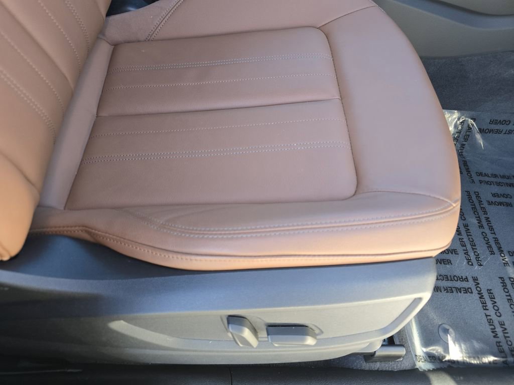 Used 2023 Audi Q5 2.0T Premium w/ Convenience Package image 16