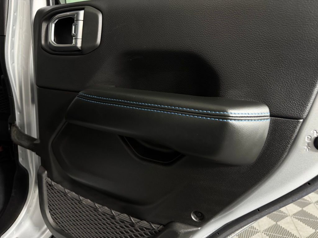 Used 2024 Jeep Wrangler Unlimited Rubicon 4xe image 32