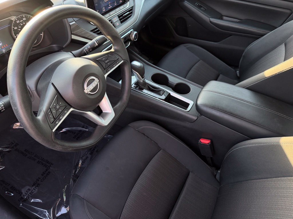 Certified 2025 Nissan Altima 2.5 SV FWD image 17