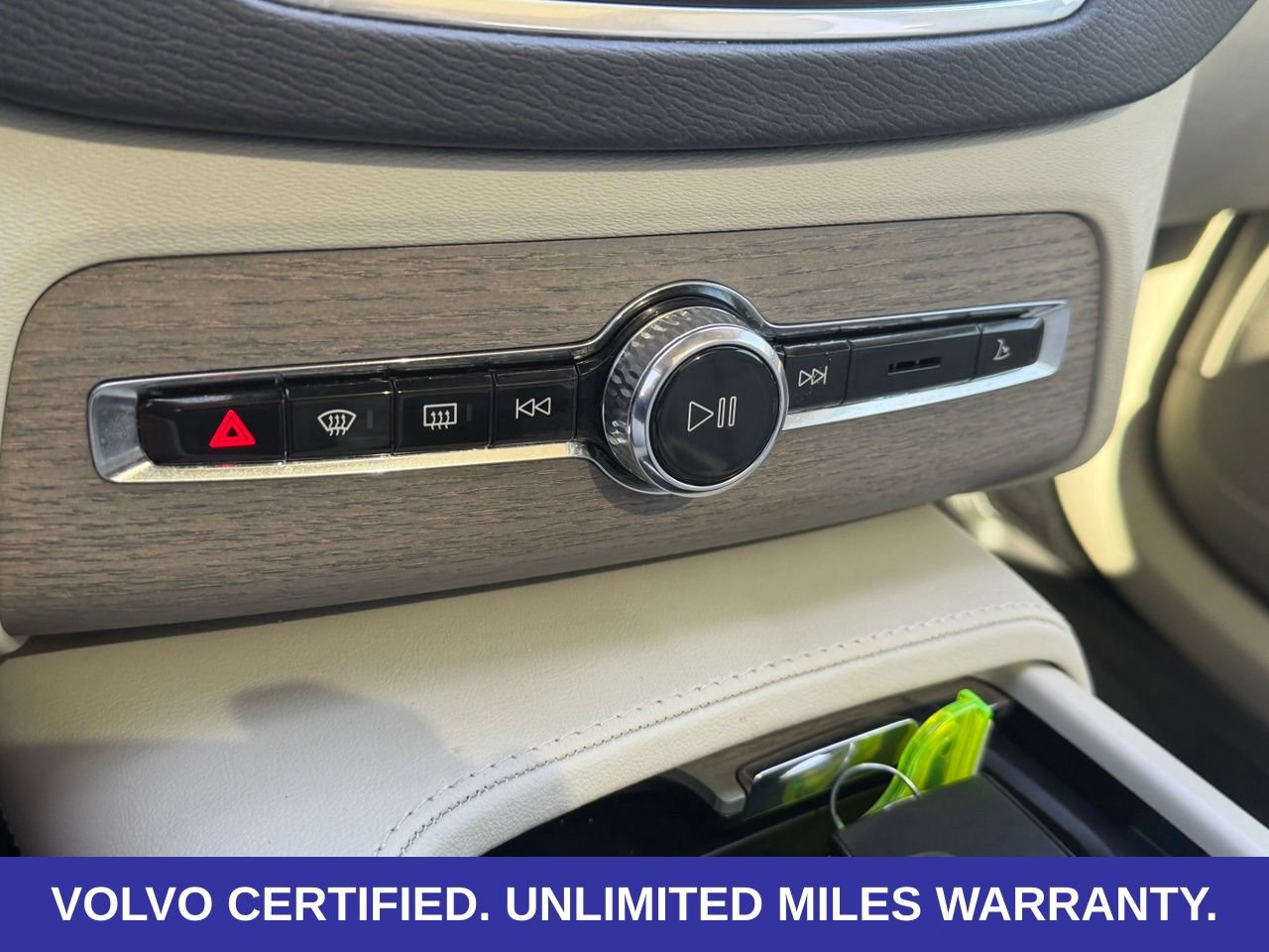 Certified 2025 Volvo XC90 B6 Plus w/ Protection Package Premier AWD/4WD image 29