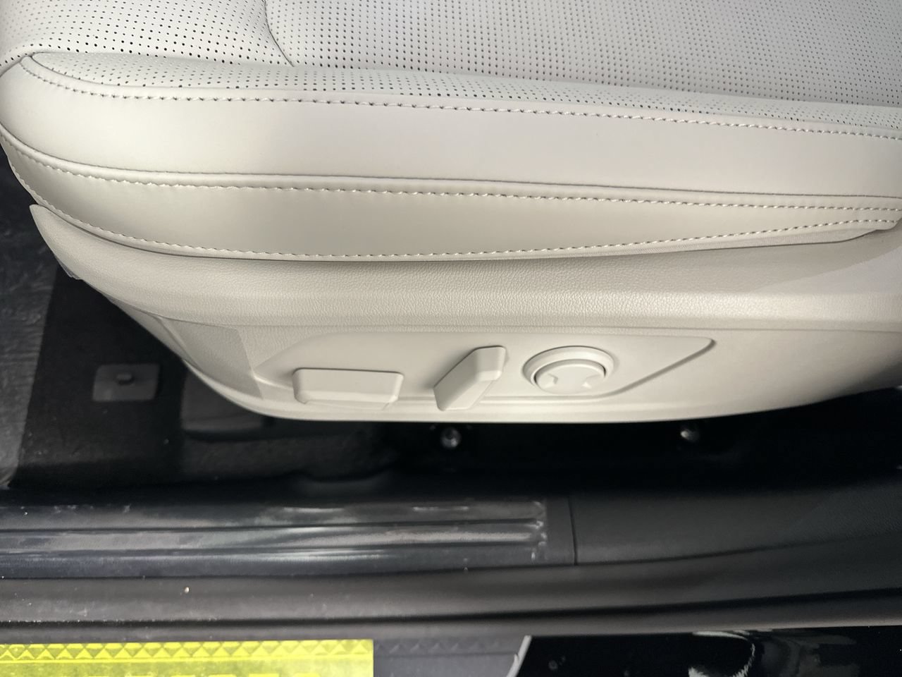New 2026 Kia Sorento EX FWD image 4