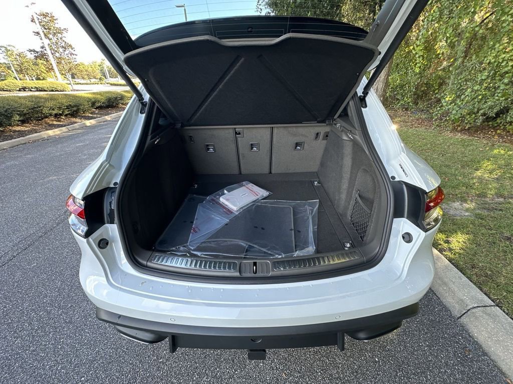 Used 2026 Porsche Macan image 20