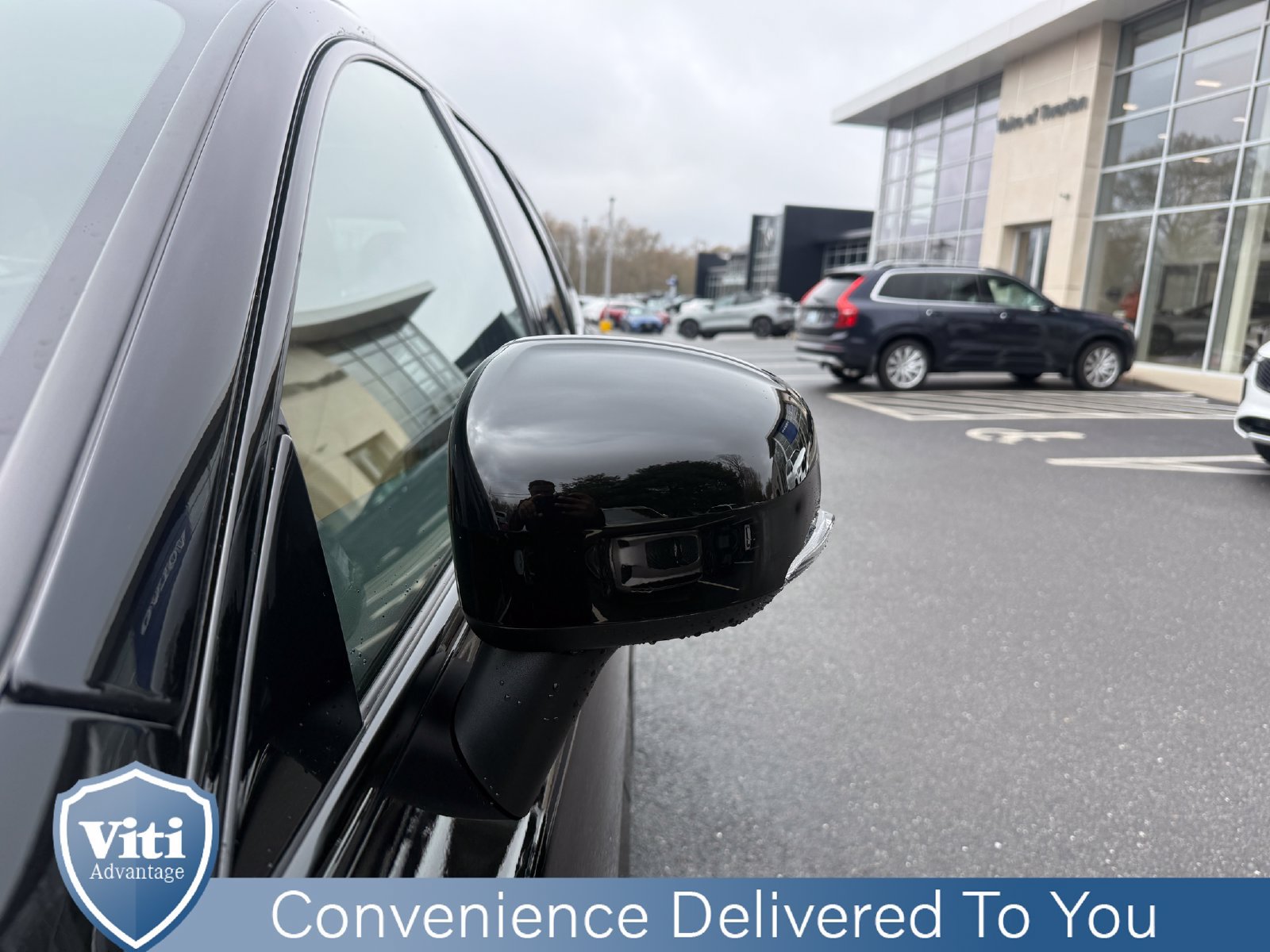 Certified 2024 Volvo XC60 T8 Ultimate AWD/4WD image 11